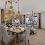 Villa Karat Uchova